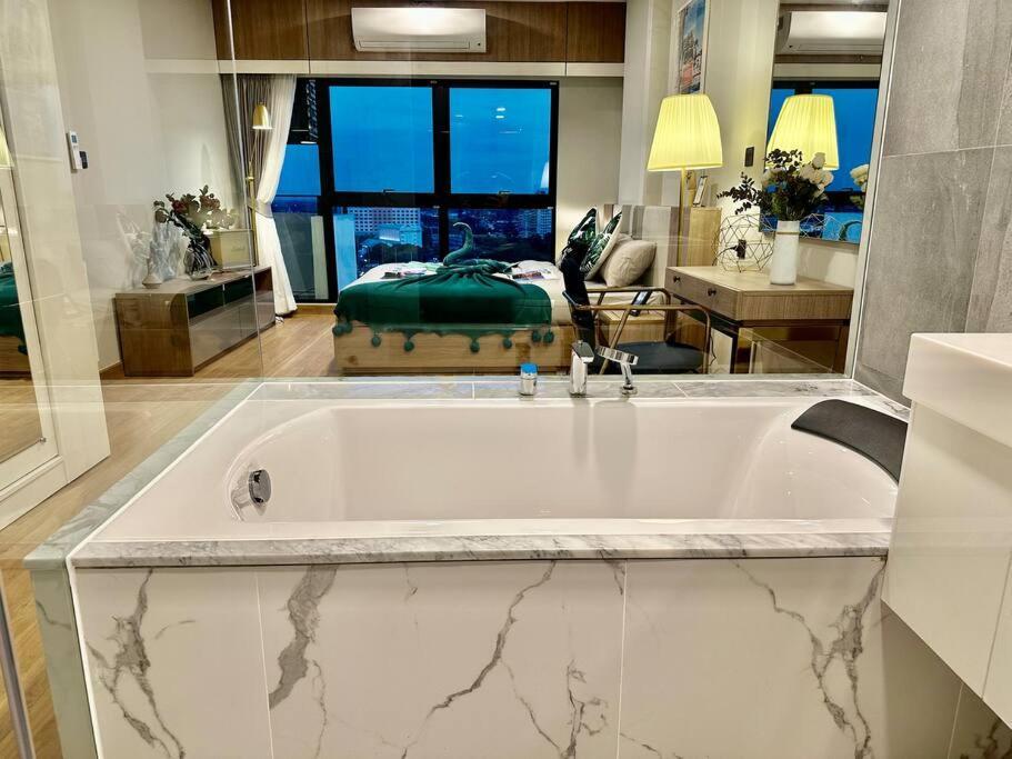 Astra Sky River High Floor,3 Bedrooms 97㎡ 山景房带浴缸 Chiang Mai Buitenkant foto